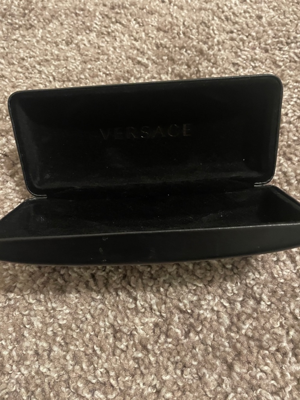 Versace sunglass case - Picture 6 of 6